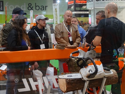 Demonstrations took place in a special booth on STIHL's stand