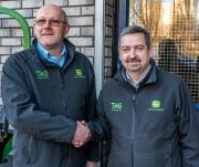 Bristol outlet managing director Bob Culverhouse (left) with Tallis Amos Group director Colin McIntyre.