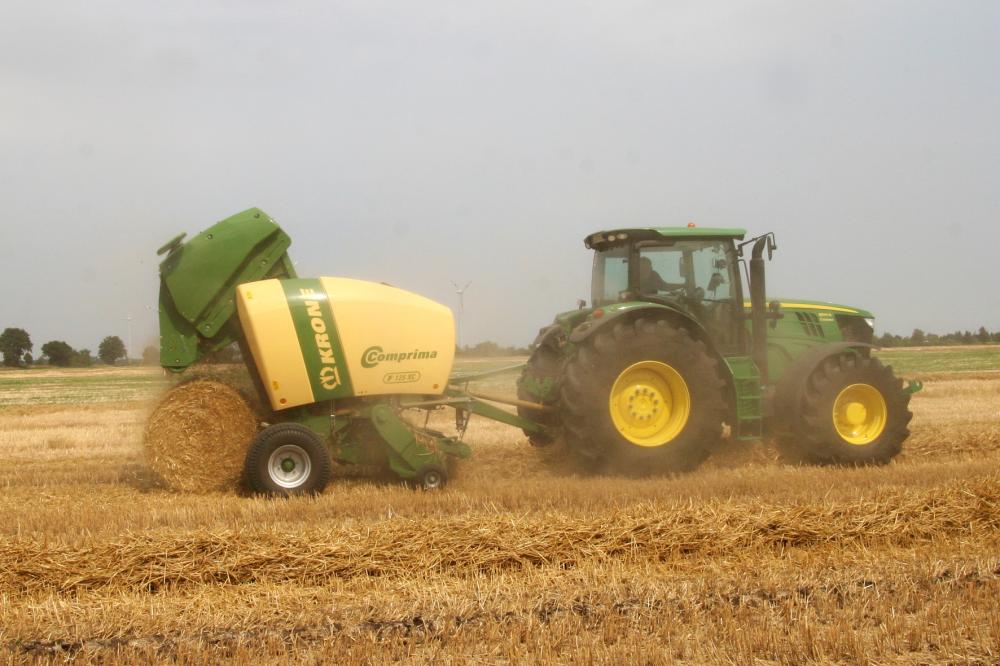 Krone Comprima baler