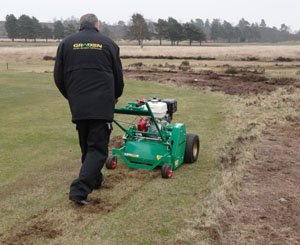 GS04 in use on a green