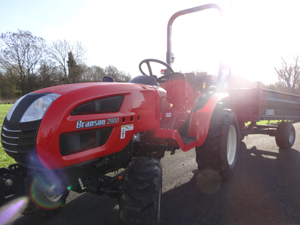 2900 with Lewis trailer