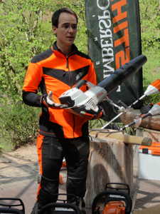 Stihl's Bertil Stapel demonstrates the new BGA 100 blower