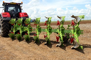 This was the first Cereals for Hubert ploughs, retailed through Suffolk former Dowdeswell dealer Agri-Hire. The firm says it may at some point be seeking sales agents.