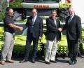 The inventors of the SHREDLAGE technology Roger Olson (left) and Ross Dale (second from right) with Hermann Lohbeck (second from left), member of the CLAAS Group Executive Board and responsible for Forage Harvesting, and Lutz Arndt (Head of Business Administration CLAAS Saulgau)
