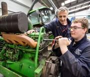 New apprenticeships in Landbased Service Engineering