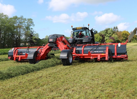 Visitors heard that KUHN’s Merge Maxx 950 offers an efficient solution to windrow formation with less risk of soil contamination in the crop