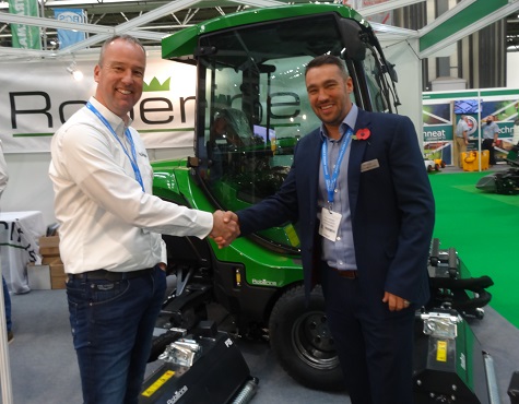 Maarten Ponne, senior sales manager at Roberine shakes hands with Phill Hughes, sales director of the groundcare division at Lister Wilder at SALTEX this week