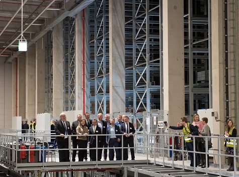 The management of Claas Service and Parts and Stute Logistics welcomed the guests to the opening of the high-bay warehouse