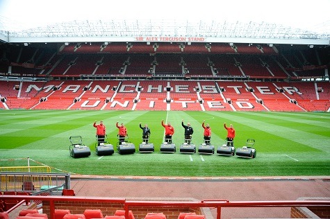 Manchester United's grounds team has won the Premier League’s Grounds Team of the Season award for 2020/21.