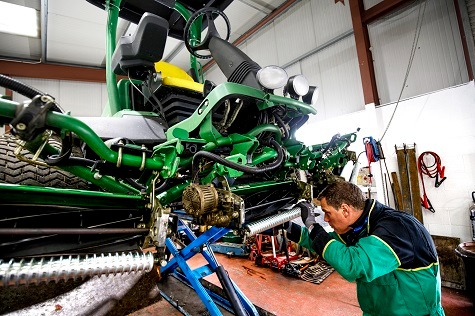 Dealer support for golf tournaments includes helping the greenkeeping team to keep the machinery fleet serviced and ready for work each day