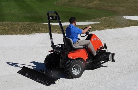 Sand Star E electric-powered bunker rake
