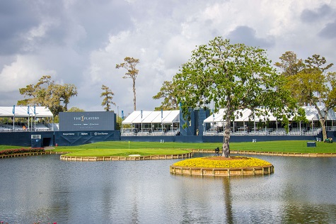17th hole at TPC Sawgrass by Alex Brougham