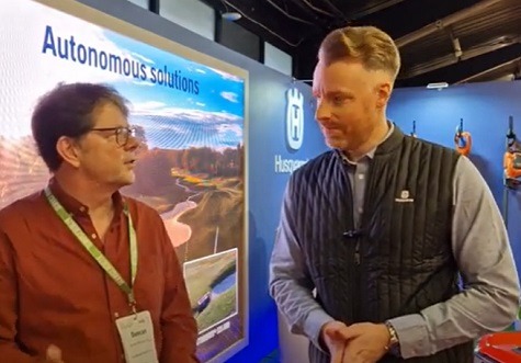 Service Dealer's Duncan Murray-Clarke speaking to Husqvarna's Johnathan Snowball at BTME '23 this week