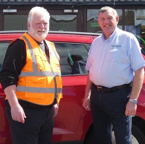 Jim Beattie, volunteer & chair at Tayside 4x4 Response with Les Gammie, depot manager at Gammies Groundcare