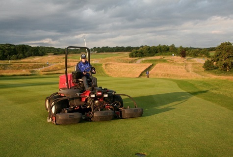 Wage increase for greenkeepers recommended
