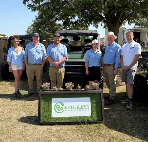 L to R: Jddela Miah, Toby Mansfield, Oliver Mansfield, Steph Brooks, Solly Mansfield of Baggleys with Neil Everett  of Boss ORV