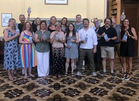 Members of TAP and TAP Spain celebrating the 20th anniversary
